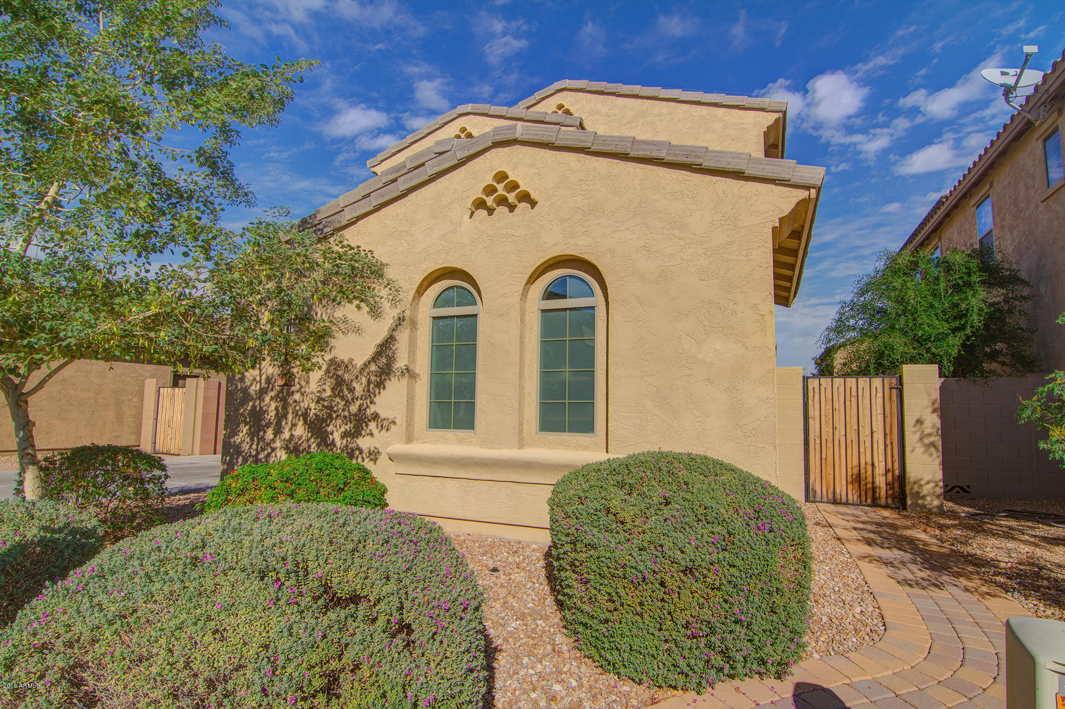 850 East Del Rio Street Chandler, AZ 85225 - Photo 3 of 42 Front 1c