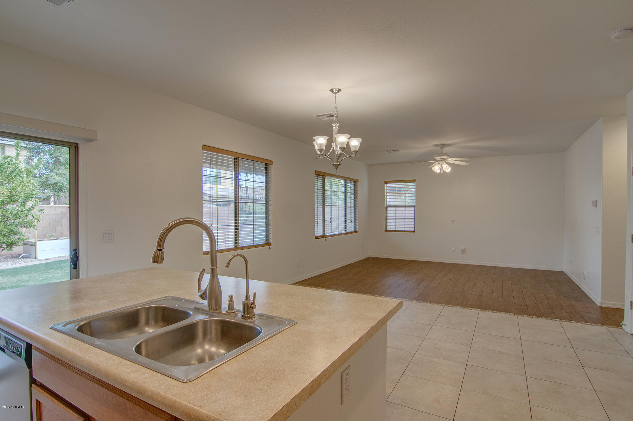 850 East Del Rio Street Chandler, AZ 85225 - Photo 9 of 42 Kitchen 1e
