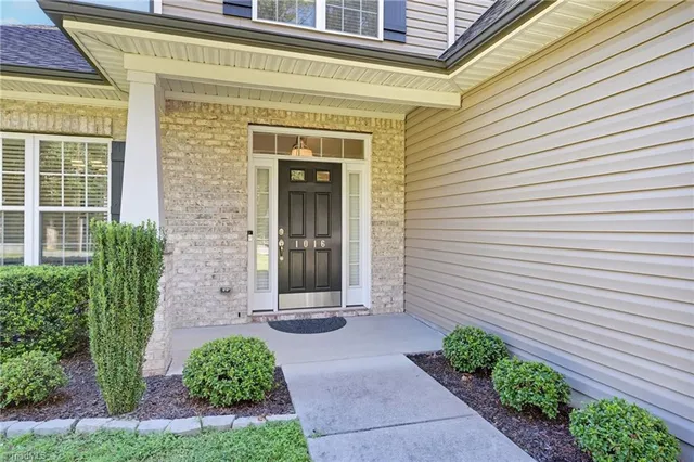 $428,000 | 1016 Somerset Drive, Winston-Salem, NC 27103