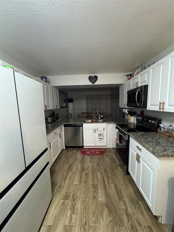 9831 Riverside Drive Coral Springs, FL 33071 - Photo 3 of 8