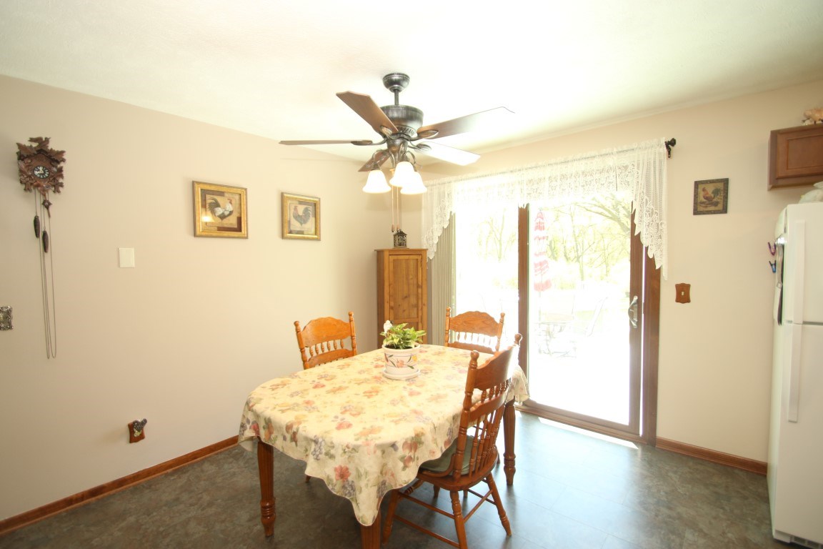 113 London Road Southeast Poplar Grove, IL 61065 - Photo 8 of 24 Gallery Image 8