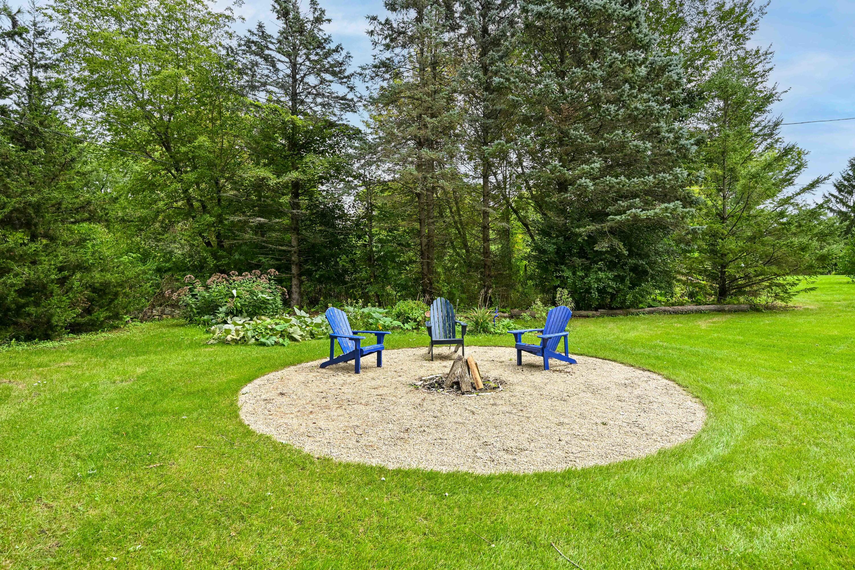 11938 North Ridgeway Avenue Mequon, WI 53097 - Photo 31 of 32 Fire Pit for Cool Evenings