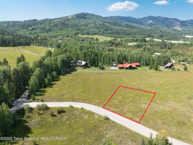 $700,000 | 9966-9944 Hiddenwaters Lane, Victor, ID 83455