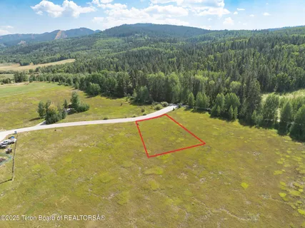 $700,000 | 9966-9944 Hiddenwaters Lane, Victor, ID 83455