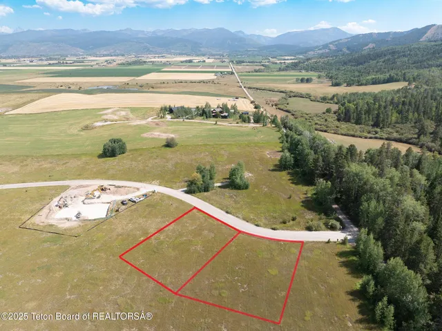 $700,000 | 9966-9944 Hiddenwaters Lane, Victor, ID 83455