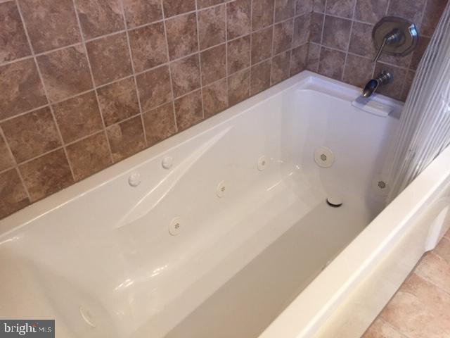 58 Home Road Hatboro, PA 19040 - Photo 18 of 50 Relax in the jetted tub...
