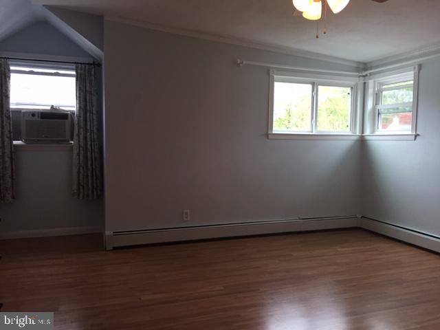 58 Home Road Hatboro, PA 19040 - Photo 29 of 50 A very spacious "owner's suite"