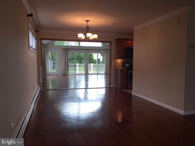 58 Home Road Hatboro, PA 19040 - Photo 4 of 50 The nice-sized dining room leads to the sunroom