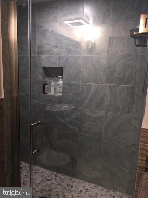 58 Home Road Hatboro, PA 19040 - Photo 38 of 50 Beautiful shower with unique finishes.