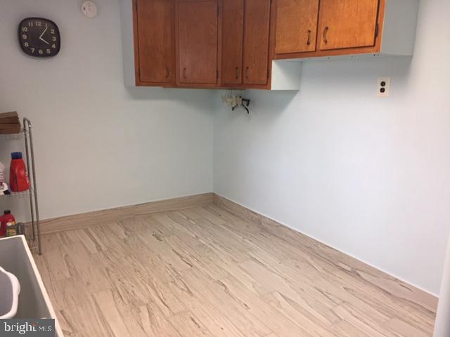 58 Home Road Hatboro, PA 19040 - Photo 40 of 50 ...with extra work space.