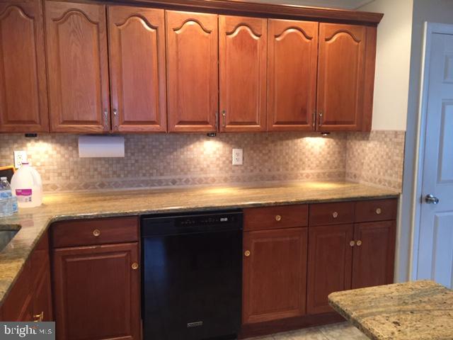 58 Home Road Hatboro, PA 19040 - Photo 7 of 50 Plenty of cabinet space for your dining ware.