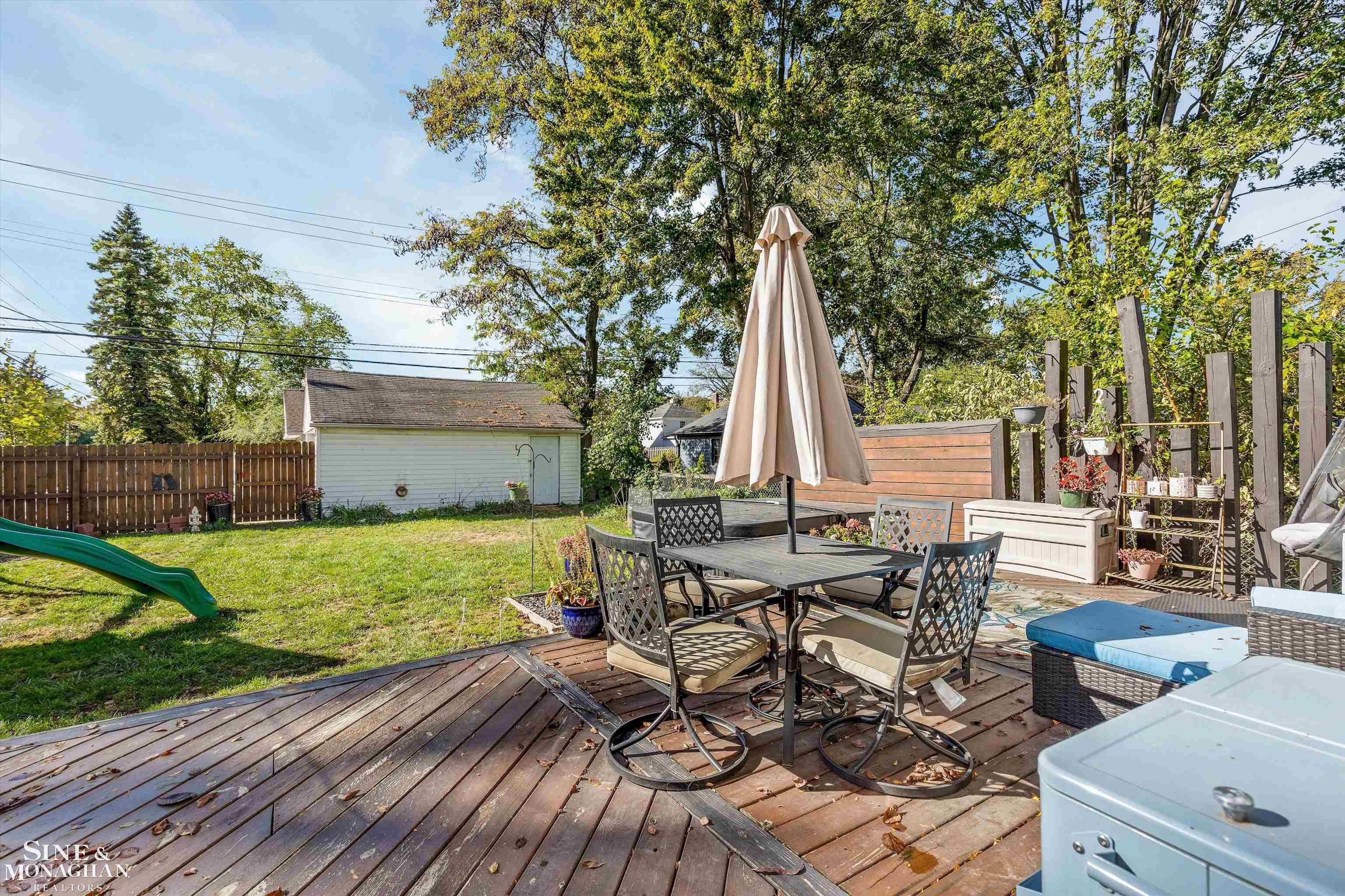 1291 Roslyn Road Grosse Pointe Woods, MI 48236 - Photo 30 of 39