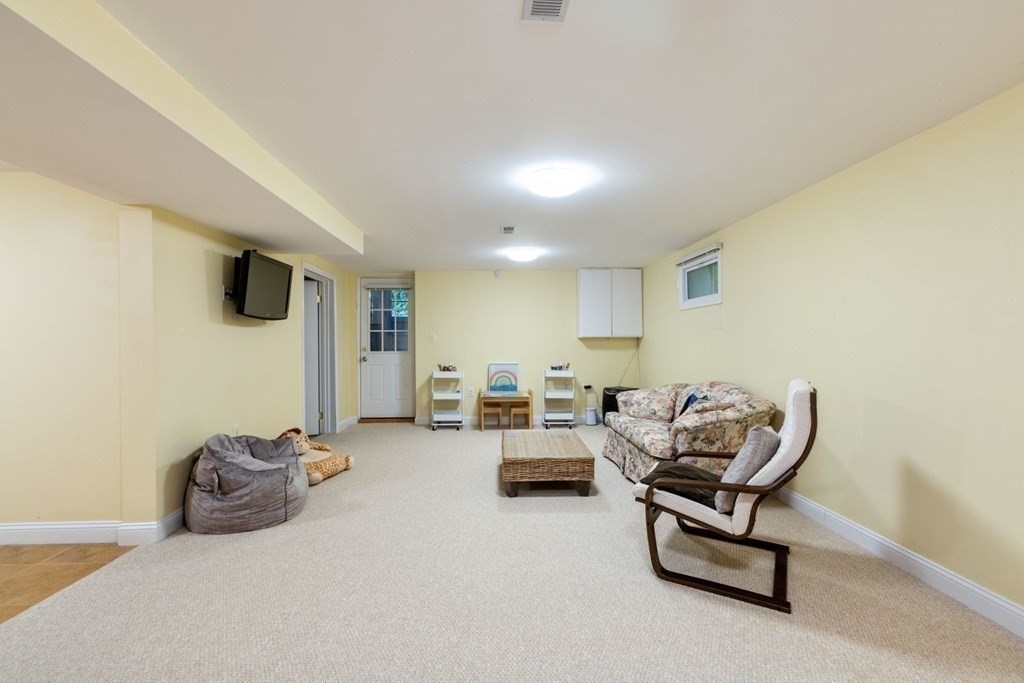 39 Rice Road Wayland, MA 01778 - Photo 17 of 29 Gallery Image 17