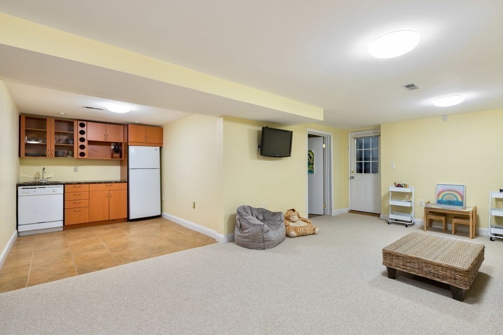 39 Rice Road Wayland, MA 01778 - Photo 18 of 29 Gallery Image 18
