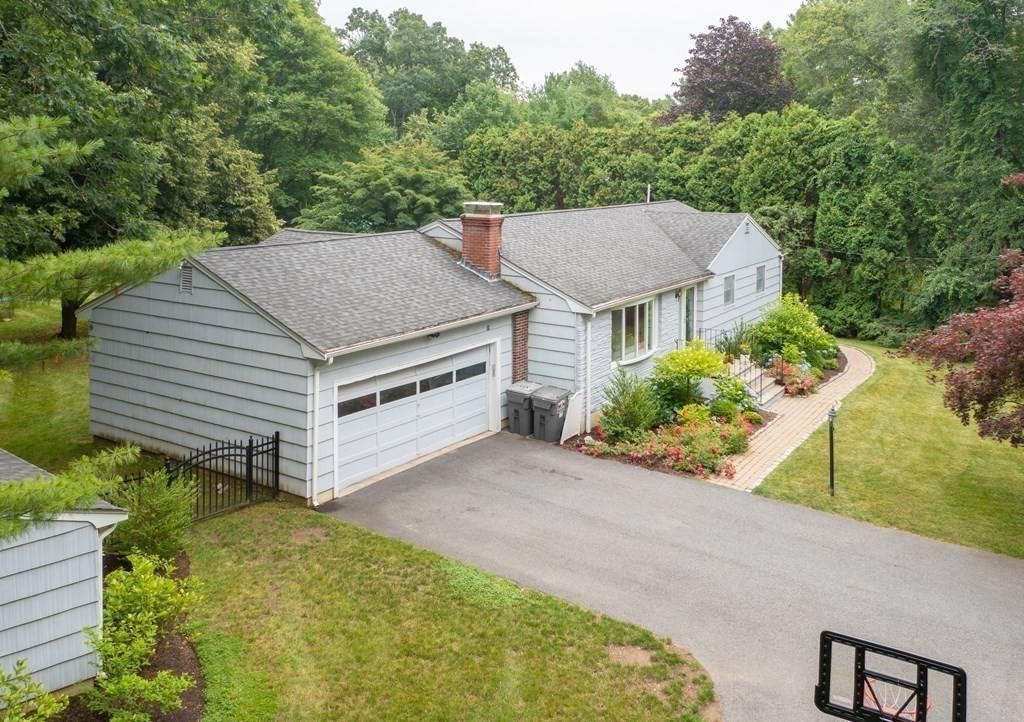 39 Rice Road Wayland, MA 01778 - Photo 3 of 29 Gallery Image 3