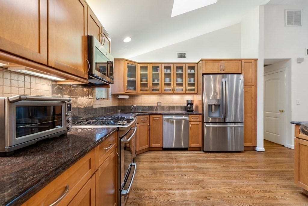 39 Rice Road Wayland, MA 01778 - Photo 5 of 29 Gallery Image 5