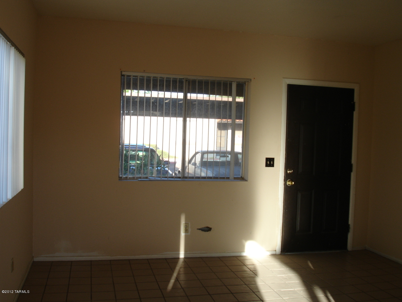211 West Roger Road, Unit 36 Tucson, AZ 85705 - Photo 2 of 3