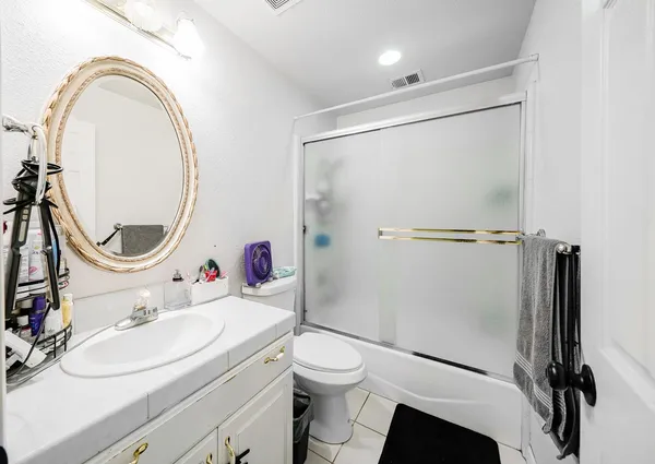 $1,150,000 | 19360 Maple Street, Laton, CA 93242