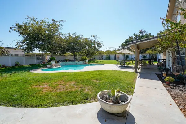 $1,150,000 | 19360 Maple Street, Laton, CA 93242