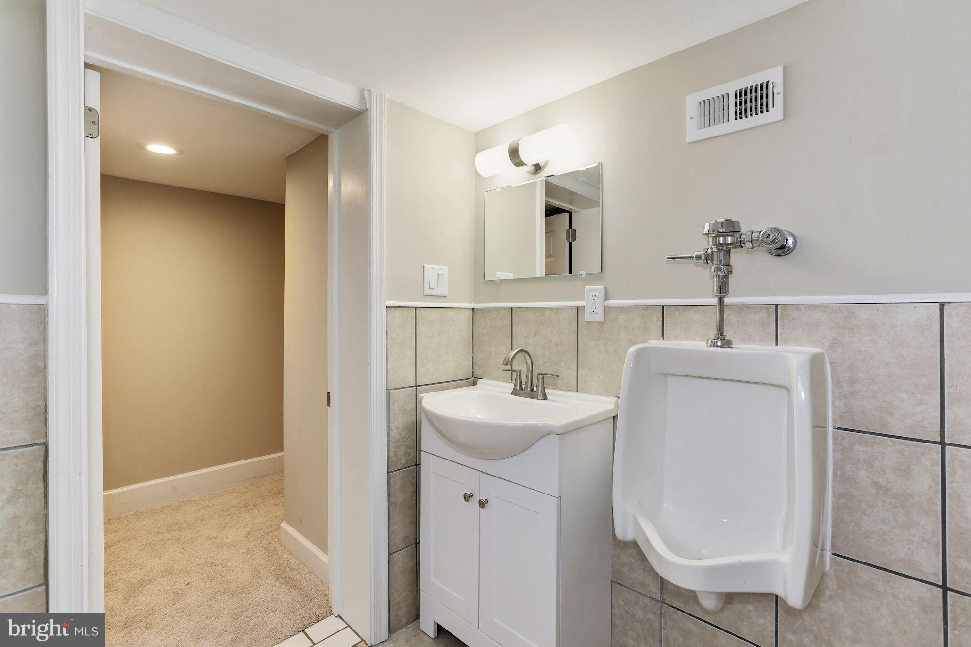 8061 Browns Bridge Road Fulton, MD 20759 - Photo 19 of 22 Bath