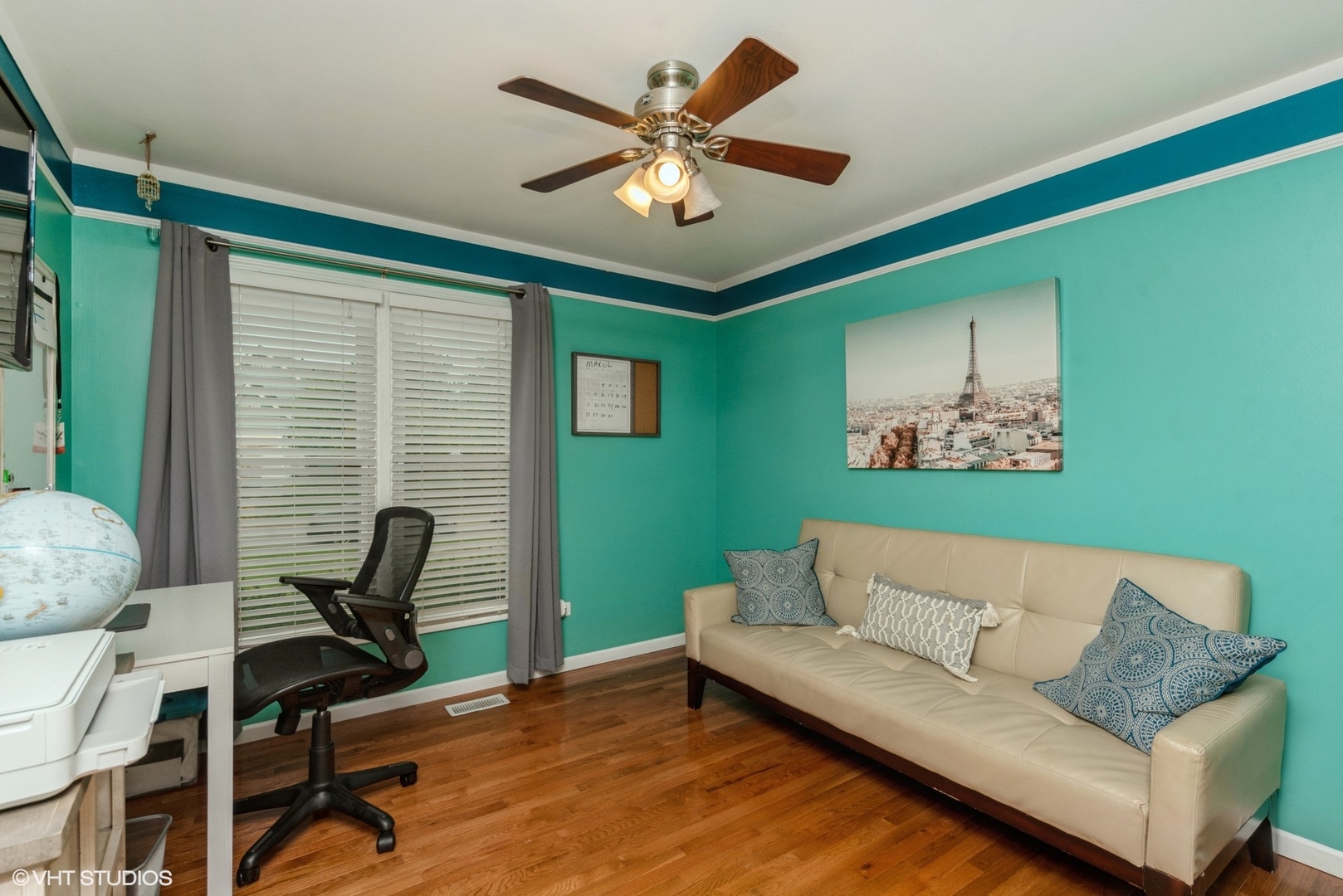 267 Foxmoor Road Fox River Grove, IL 60021 - Photo 11 of 22 a living room with furniture and a large window