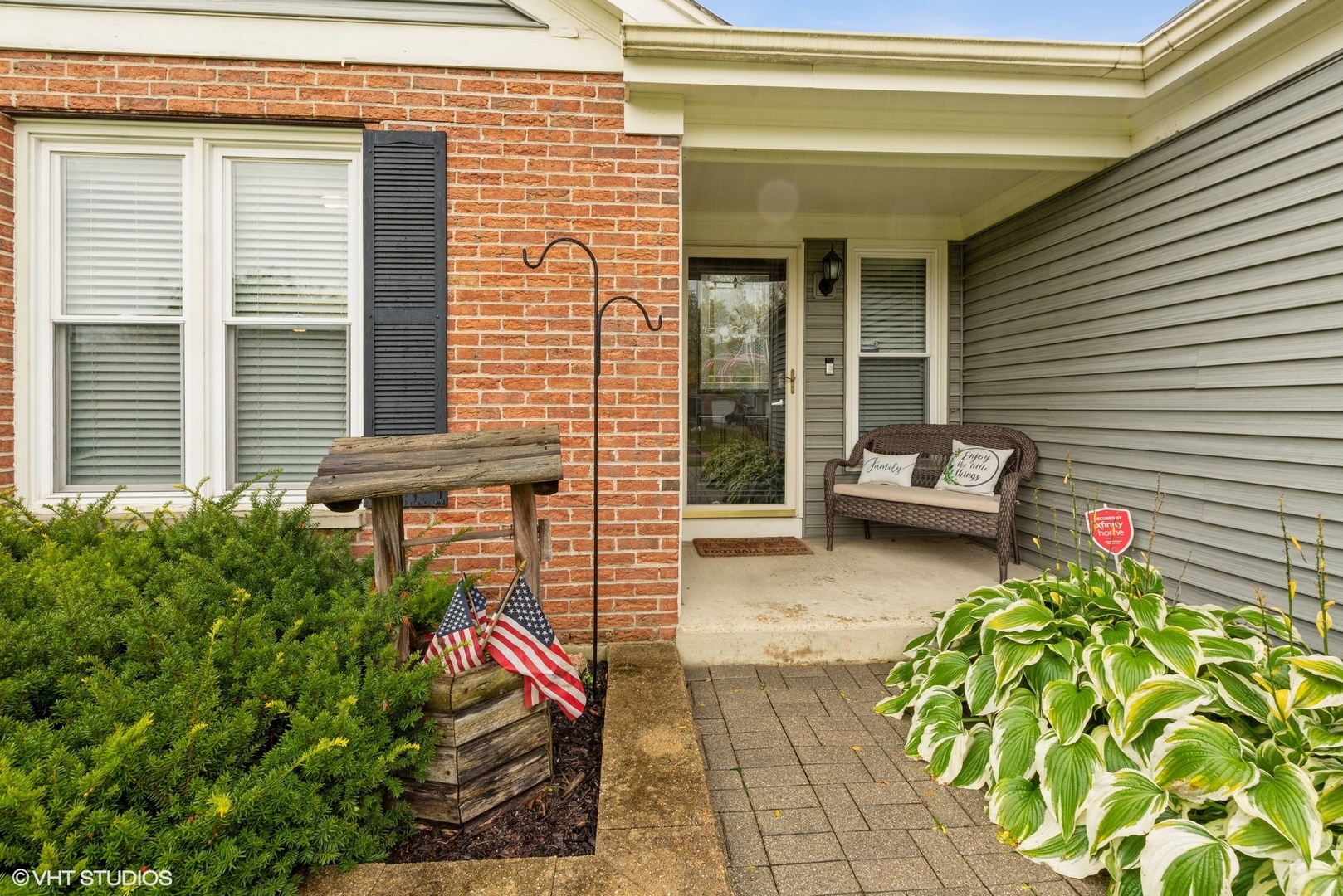 267 Foxmoor Road Fox River Grove, IL 60021 - Photo 2 of 22 a balcony with furniture and a potted plant
