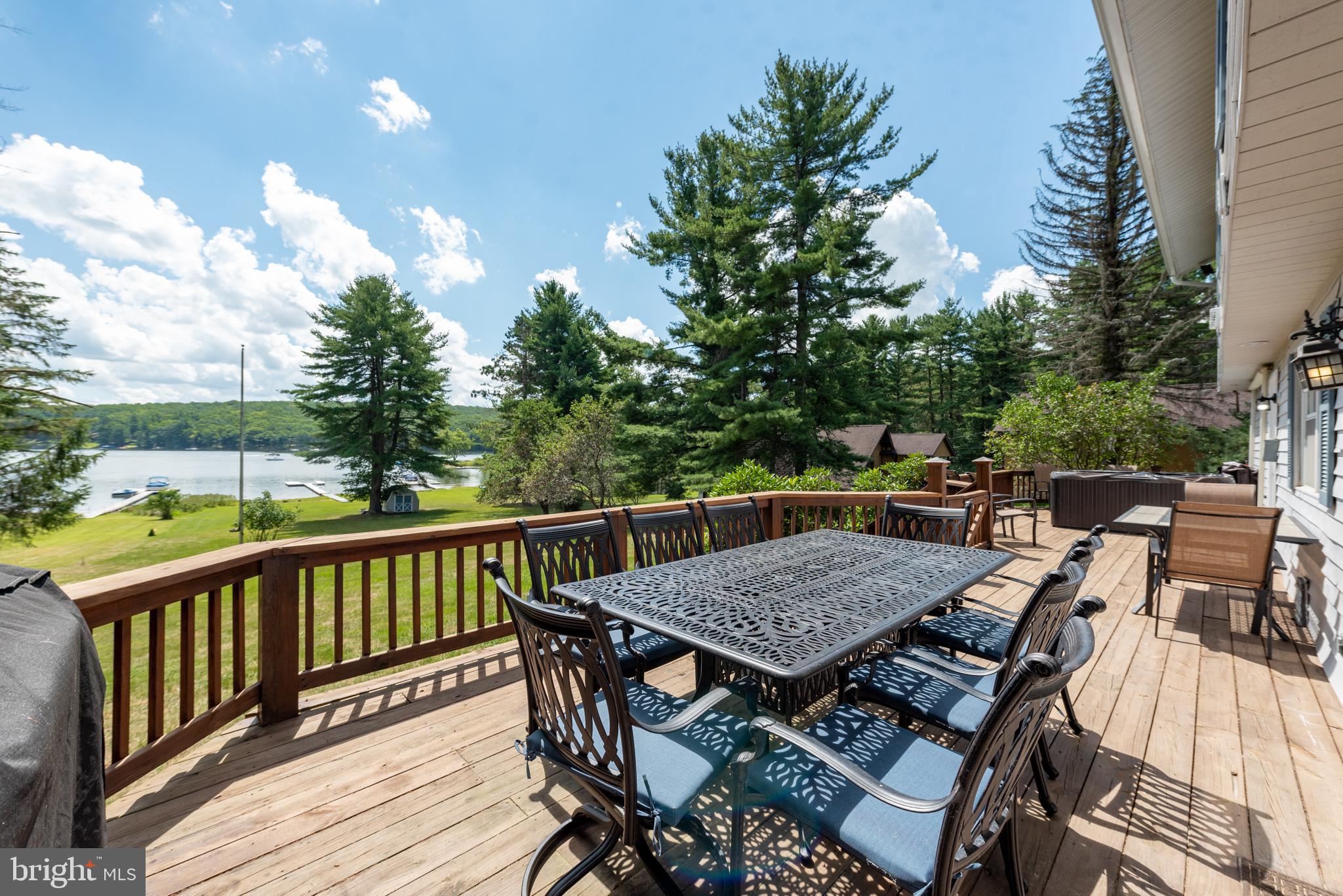 1674 Paradise Point Road Oakland, MD 21550 - Photo 4 of 53 Gallery Image 4