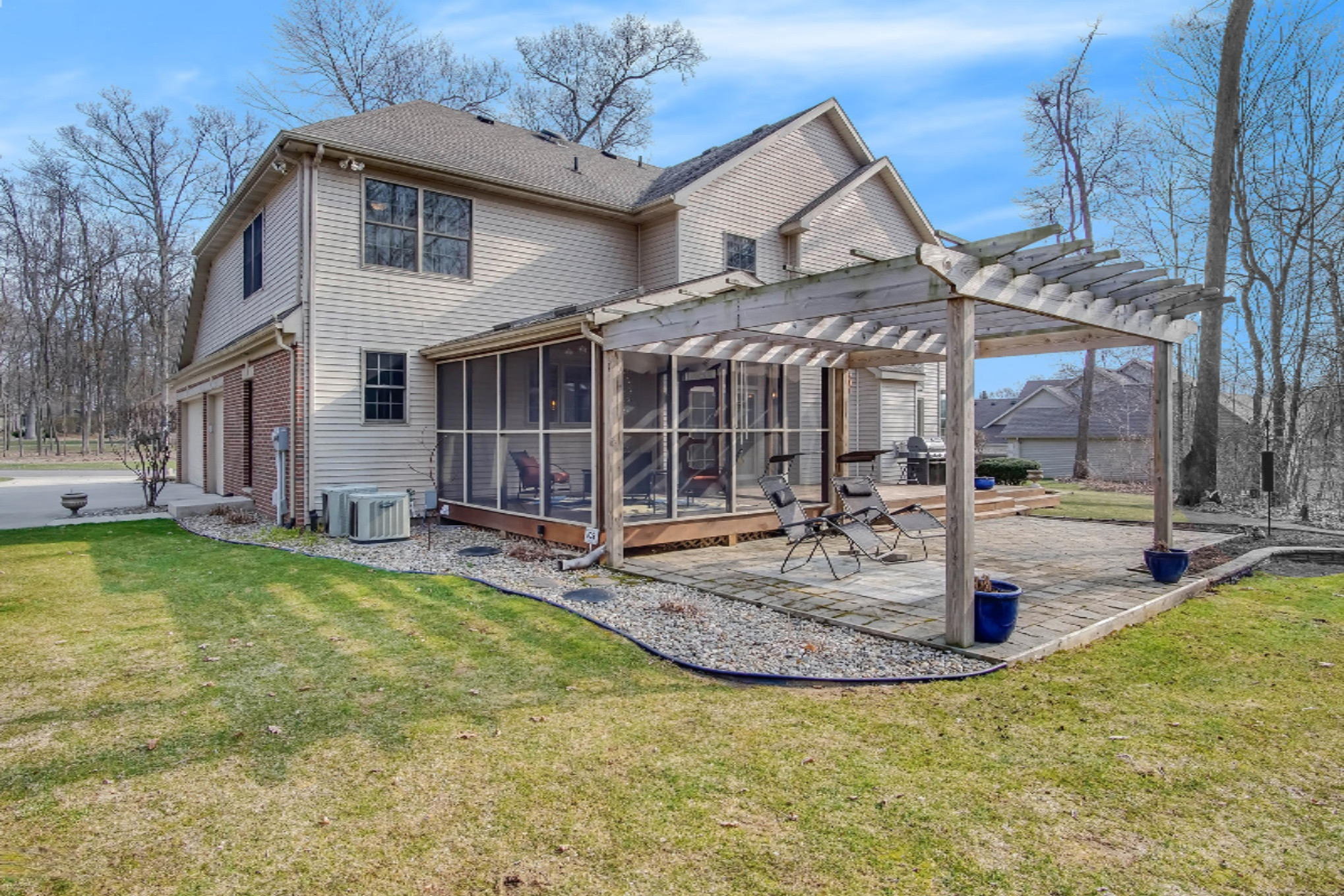 33071 Old Post Road Niles, MI 49120 - Photo 6 of 54 Screened Porch