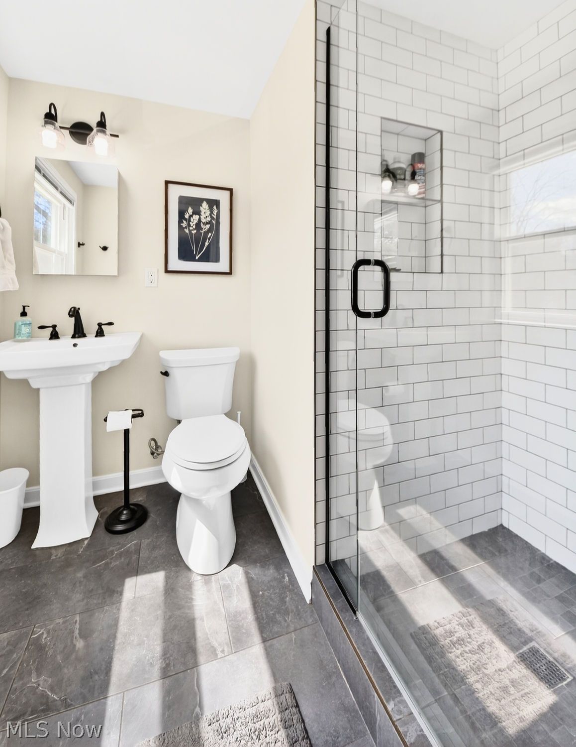 2385 Ridgewood Road Akron, OH 44313 - Photo 30 of 50 2nd Floor Owners Suite En-suite Bath