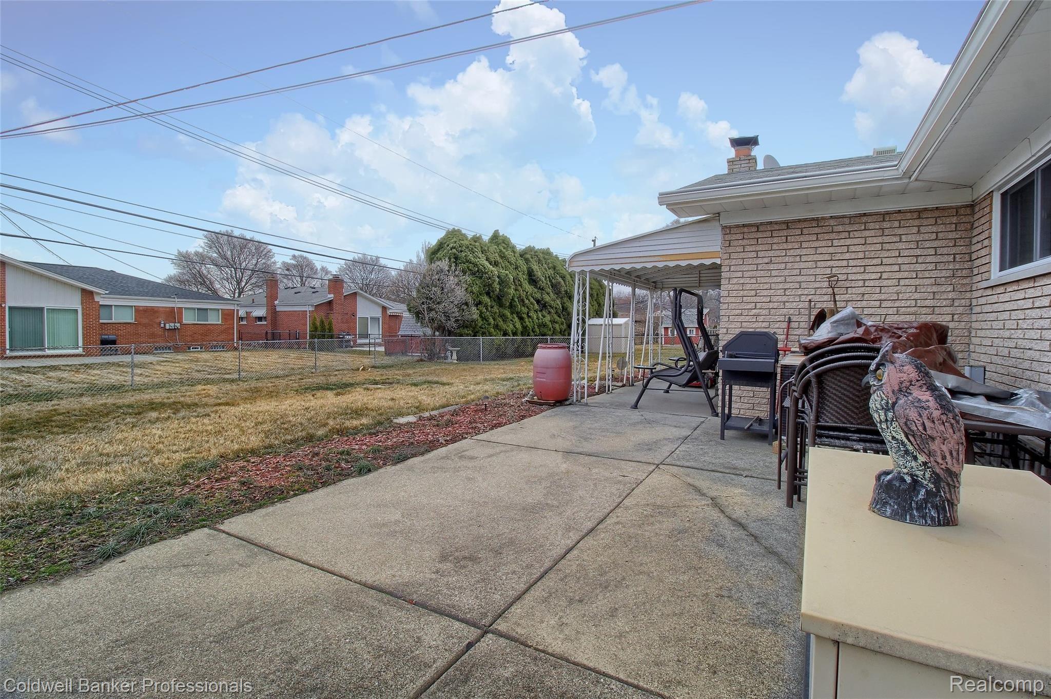 14115 Martin Road Warren, MI 48088 - Photo 25 of 28 25-Patio.jpg