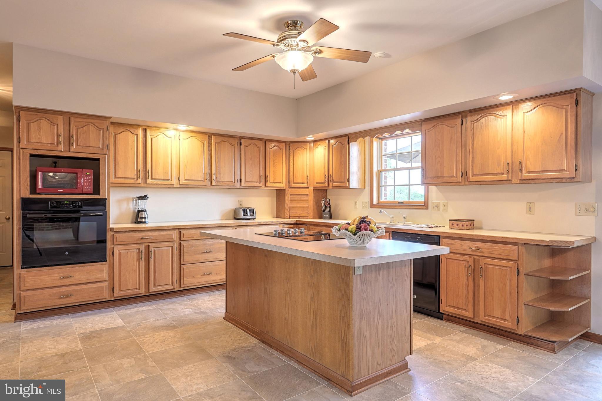 3553 Cimmeron Road York, PA 17402 - Photo 17 of 48 Gallery Image 17