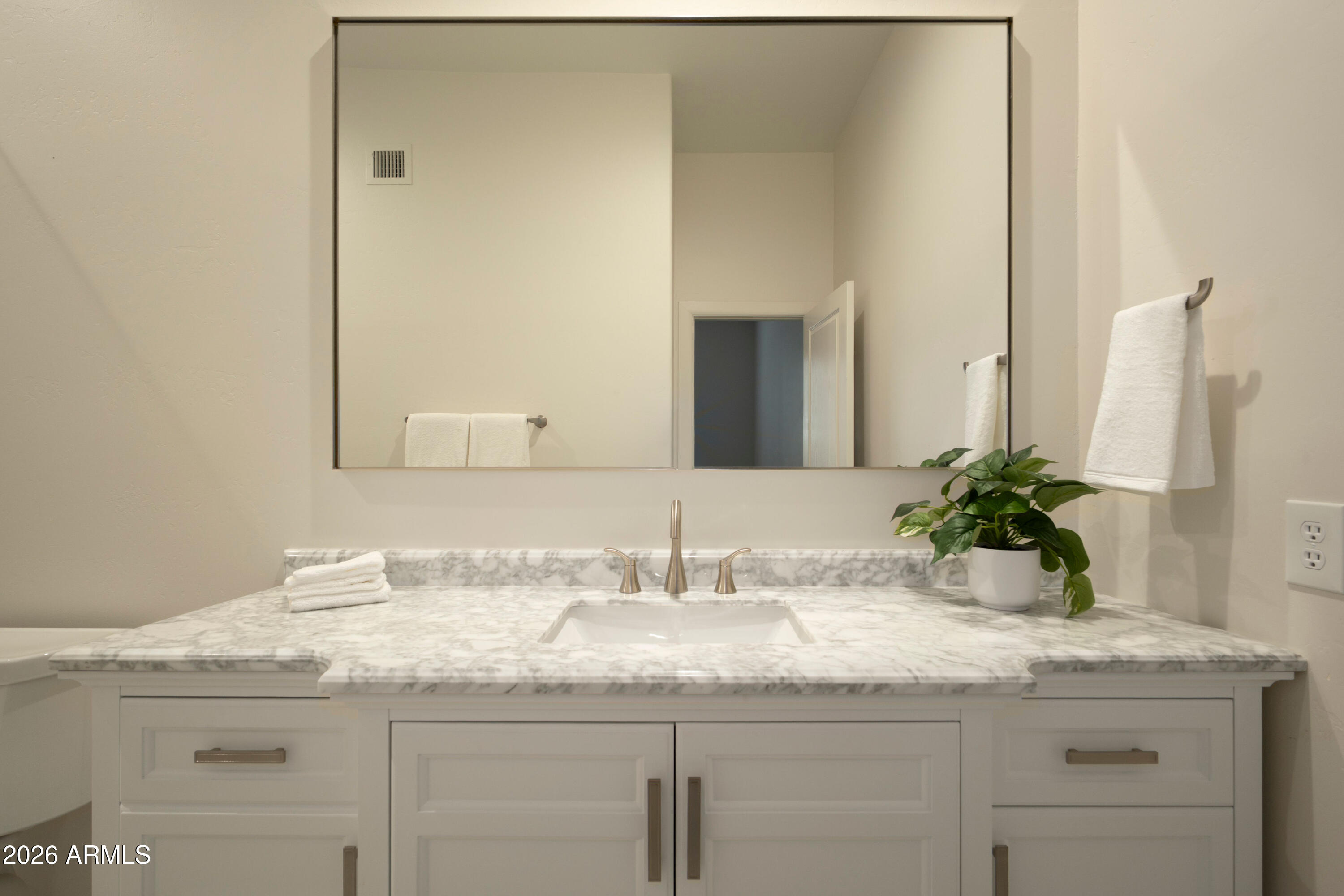 25823 North Wrangler Road Scottsdale, AZ 85255 - Photo 26 of 43 Fresh and Refined