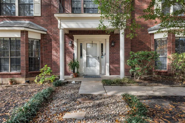 $565,000 | 23 Eagle Rock Place, The Woodlands, TX 77381