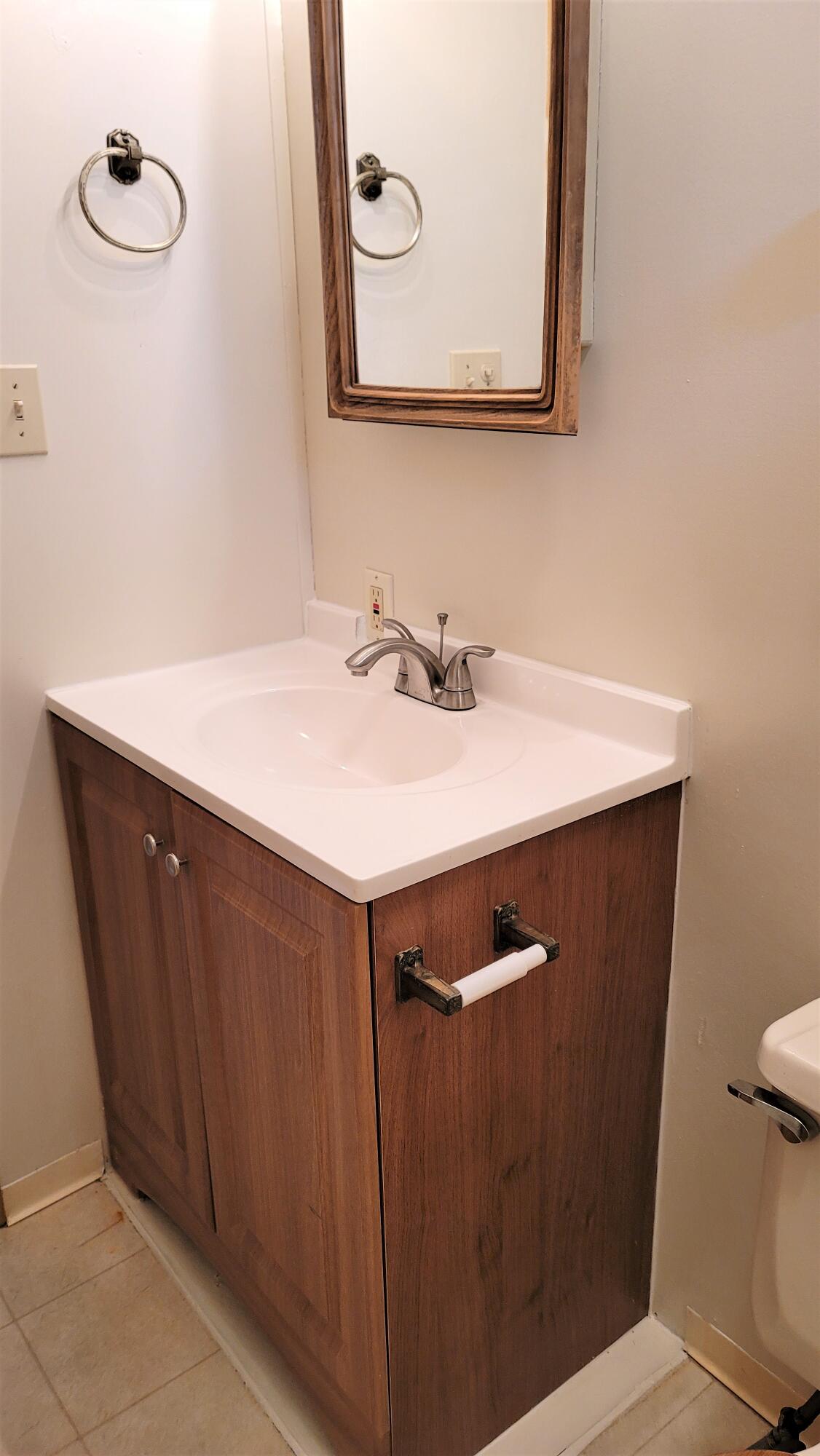 52731 Huntington Road, Unit 22 La Pine, OR 97739 - Photo 20 of 22 Vanity in hall bathroom