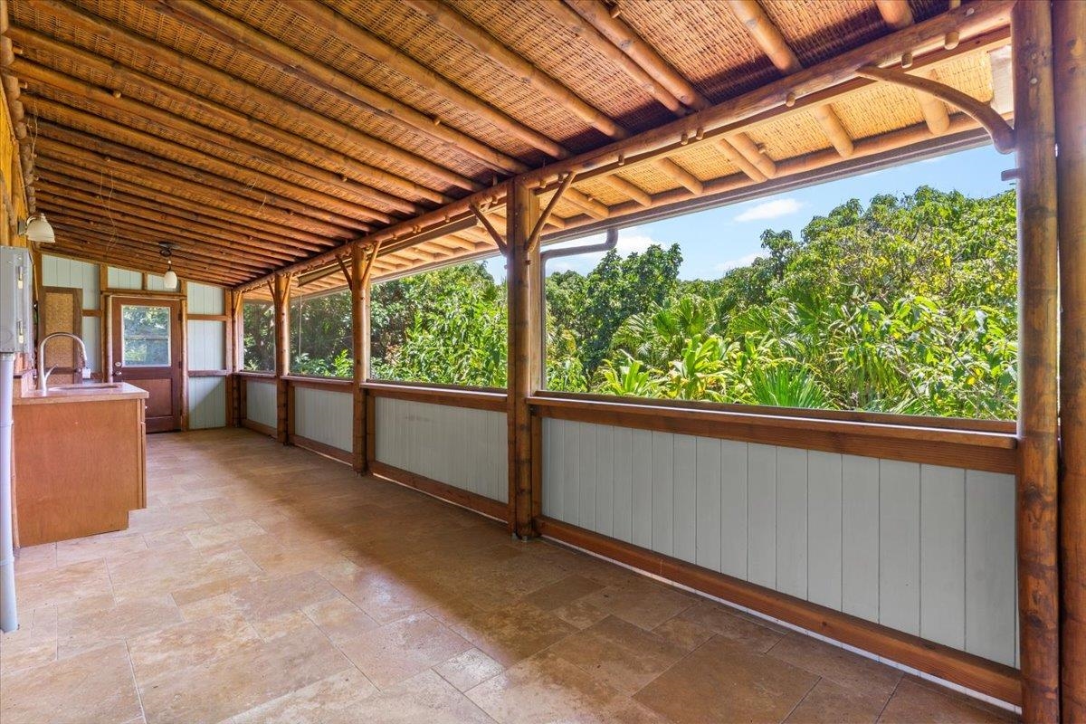 590 East Kuiaha Road Haiku, HI 96708 - Photo 24 of 42 a view of a room with a large trees