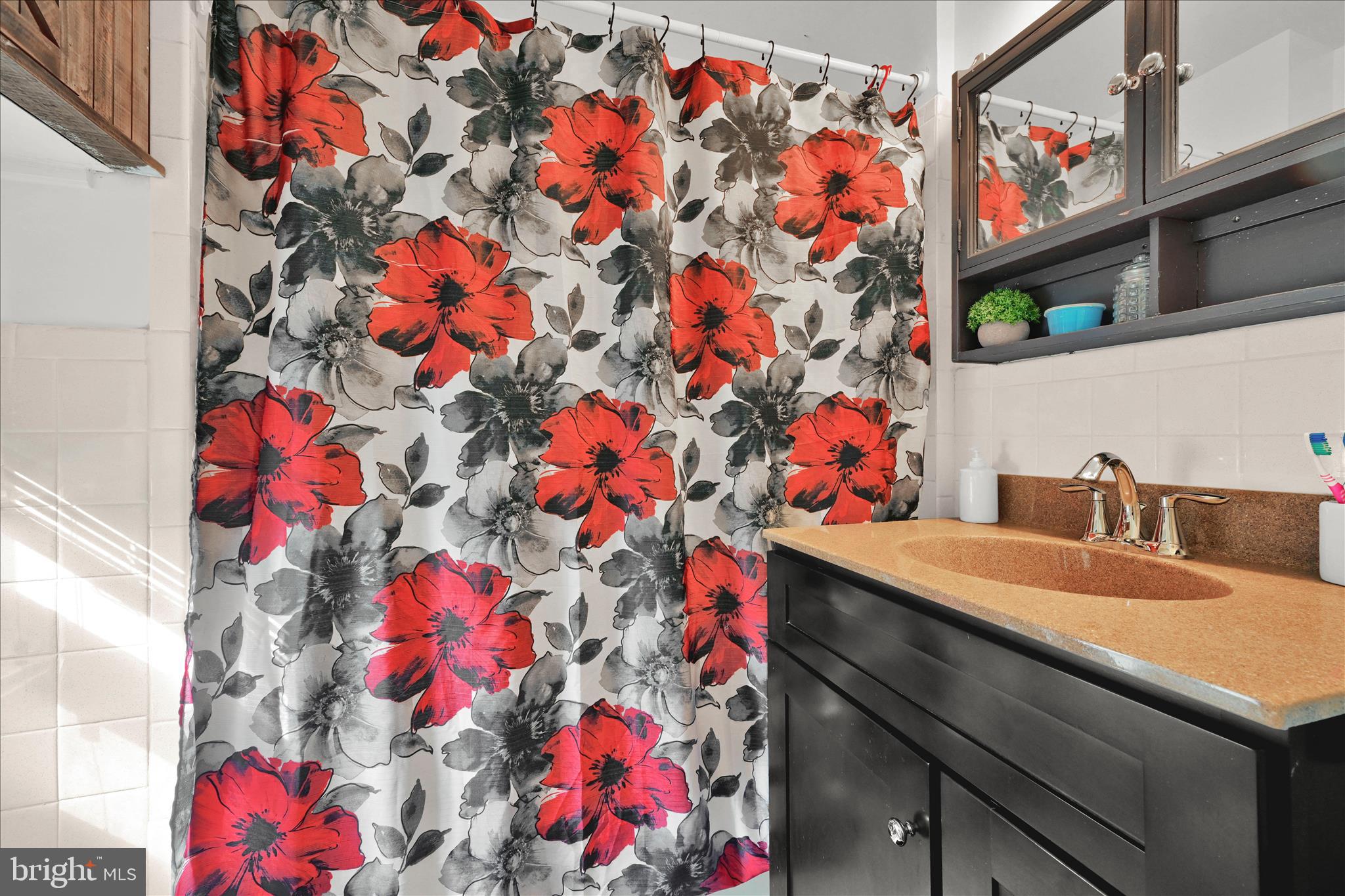 701 Pike Street Bethlehem, PA 18018 - Photo 21 of 28 Bathroom