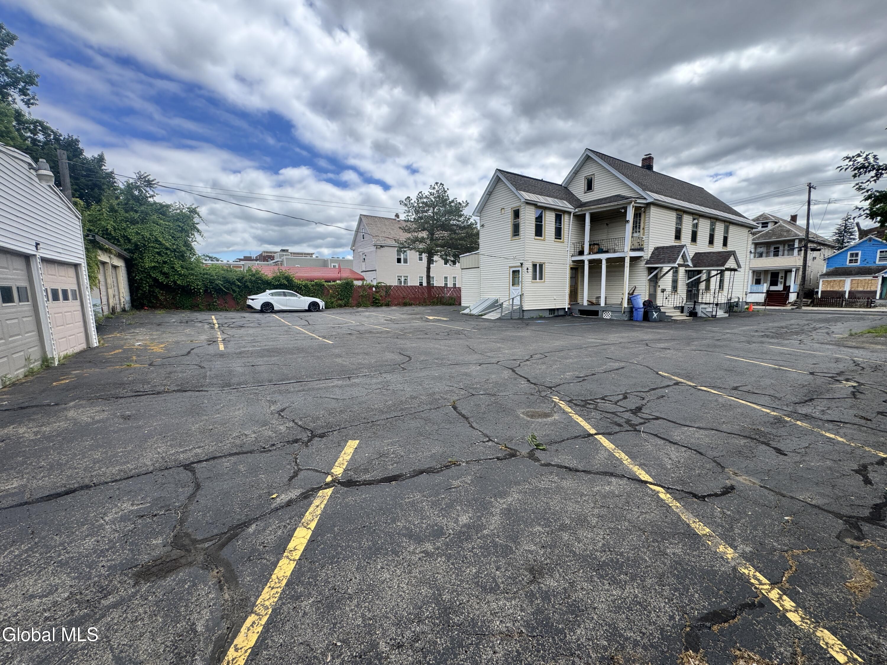 324 Hulett Street Schenectady, NY 12307 - Photo 7 of 32 IMG_8110