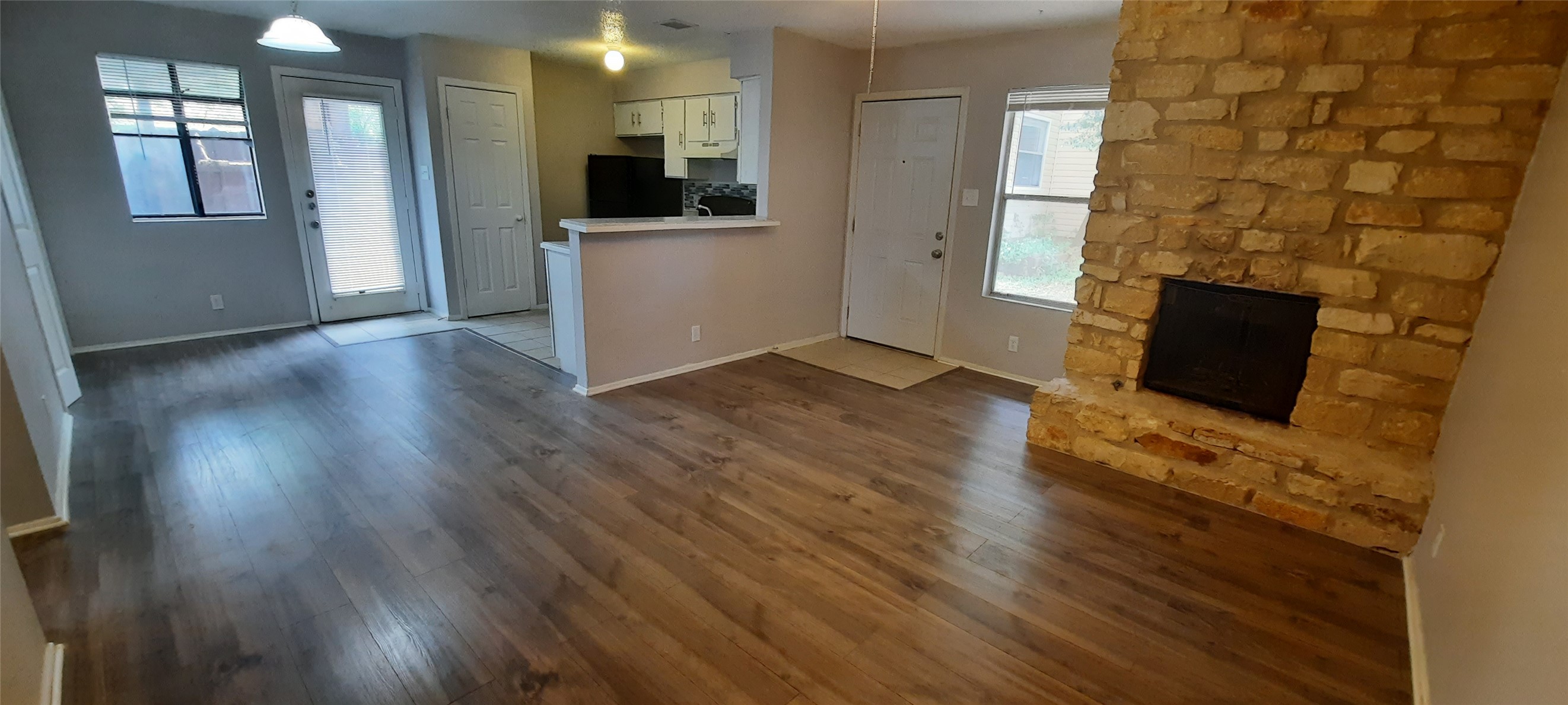 823 Taulbee Lane, Unit B Austin, TX 78757 - Photo 4 of 21