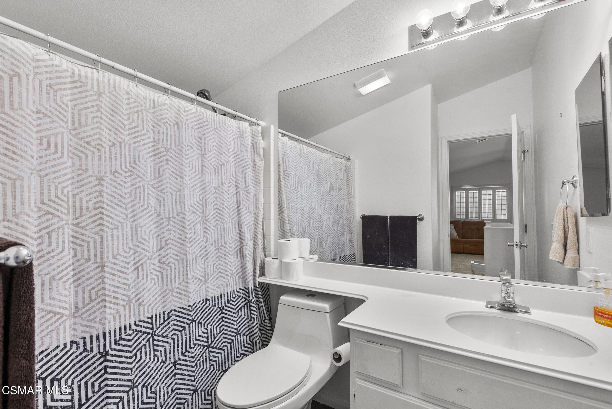 2046 Freesia Avenue Simi Valley, CA 93063 - Photo 25 of 33 a bathroom with a sink toilet and shower