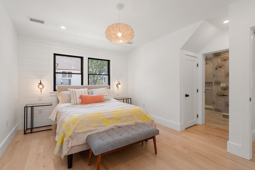 216 Aspinwall Avenue Brookline, MA 02446 - Photo 19 of 38