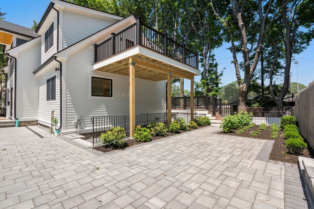 216 Aspinwall Avenue Brookline, MA 02446 - Photo 37 of 38