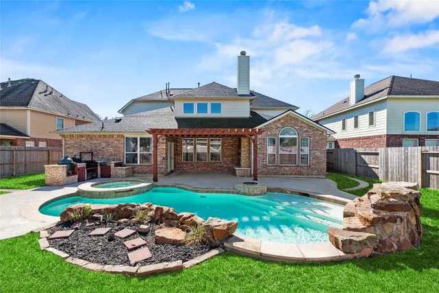 $569,900 | 9210 Cold Hollow Lane, Missouri City, TX 77459