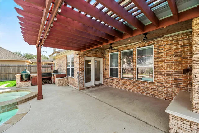 $569,900 | 9210 Cold Hollow Lane, Missouri City, TX 77459