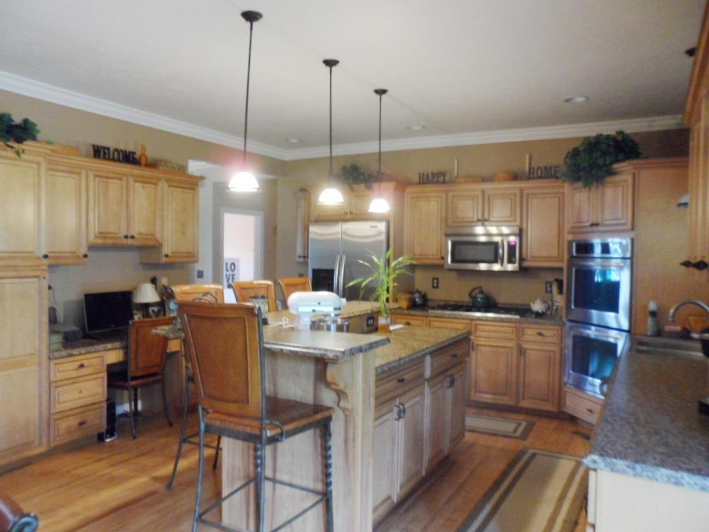 105 Steel Hill Road Mount Morris, PA 15349 - Photo 11 of 23 23X16 KITCHEN / DINING AREA