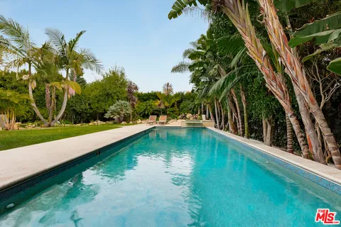 $10,950,000 | 13524 D Este Drive, Pacific Palisades, CA 90272