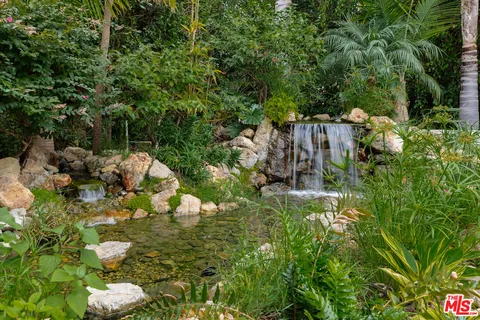 $10,950,000 | 13524 D Este Drive, Pacific Palisades, CA 90272