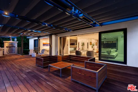 $10,950,000 | 13524 D Este Drive, Pacific Palisades, CA 90272