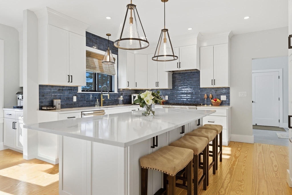 6 Litchfields Way Walpole, MA 02081 - Photo 3 of 42