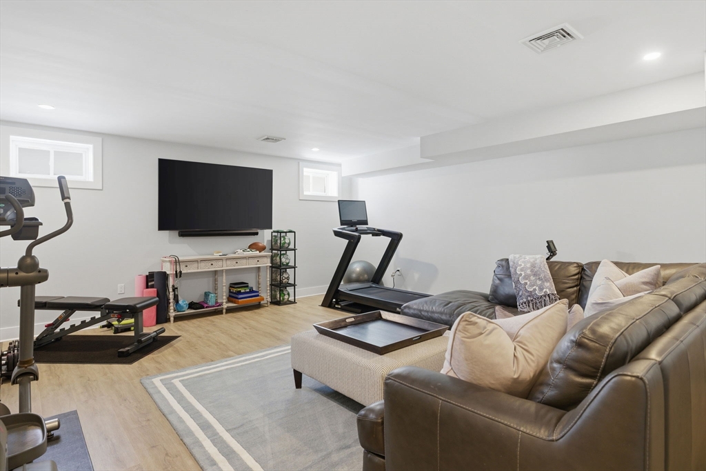 6 Litchfields Way Walpole, MA 02081 - Photo 37 of 42