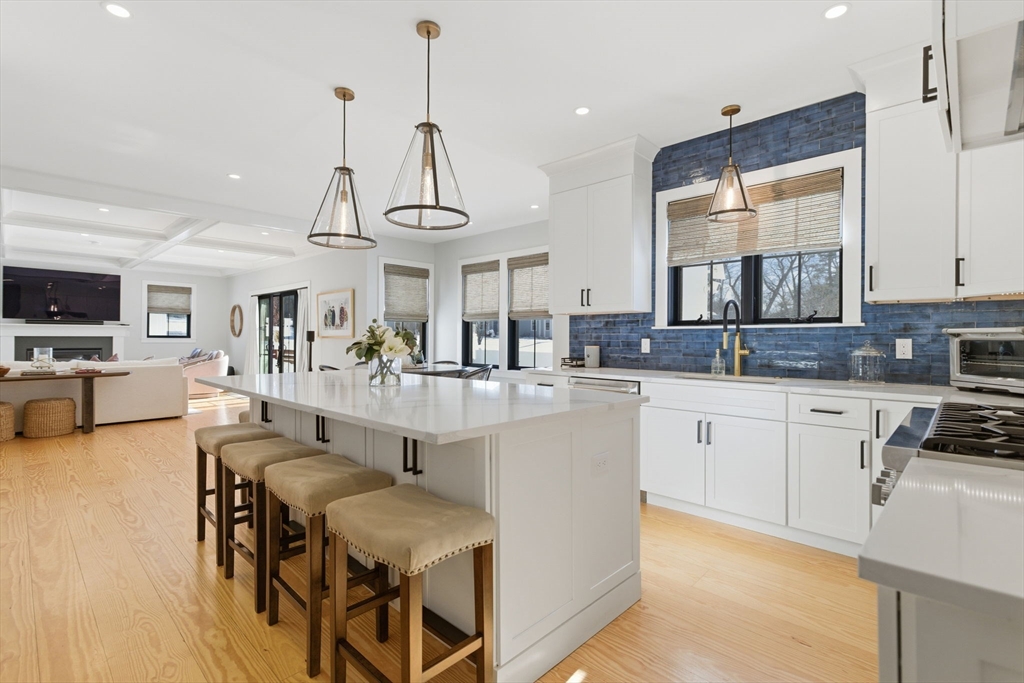 6 Litchfields Way Walpole, MA 02081 - Photo 5 of 42